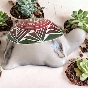 Shana Sam Navajo tillverkade sköldpaddskeramik