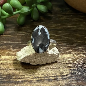 Navajo Made White Buffalo & Sterling Silver Ring Size 6.25