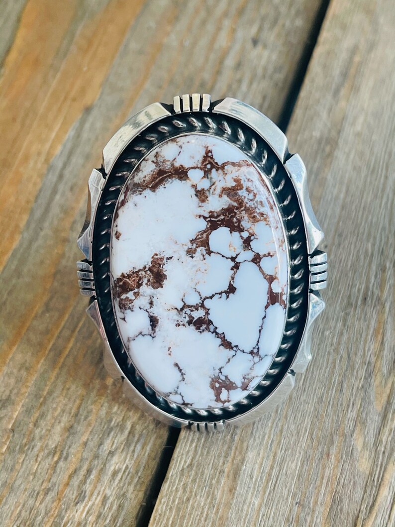 Eddie Secatero Wild Horse /& Sterling Silver Ring Size 8.25