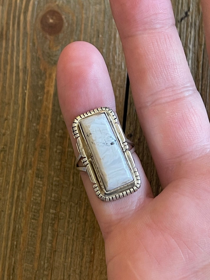 Navajo White Buffalo /& Sterling Silver Ring Size 7.25