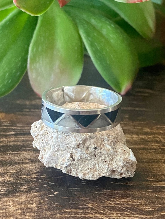 Navajo inlay rings store