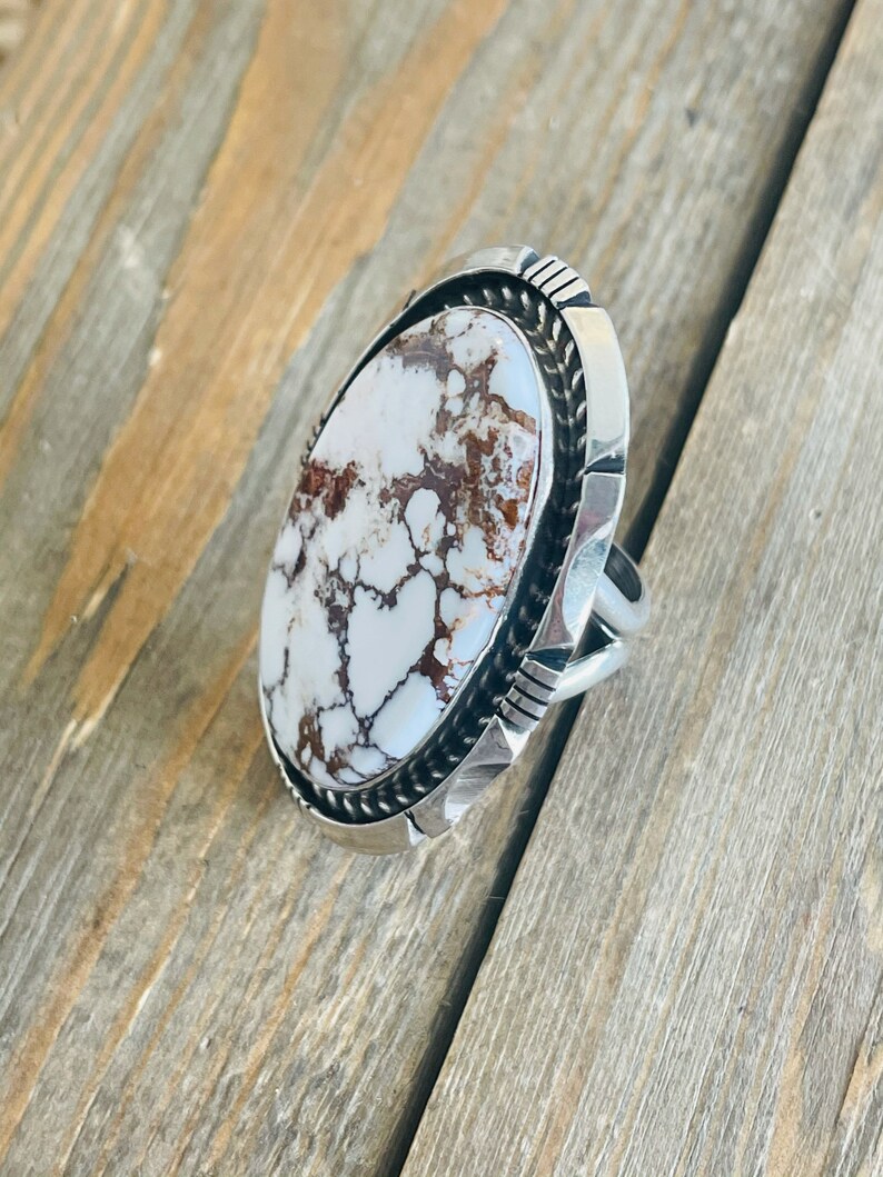 Eddie Secatero Wild Horse /& Sterling Silver Ring Size 8.25