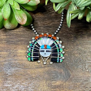 Vintage Zuni Made Multi Stone en sterlingzilveren inlay Sunface-speld/hanger