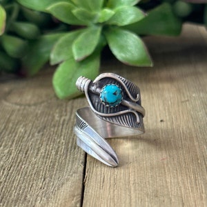 Navajo Made Kingman Türkis & Sterling Silber Feder Ring verstellbar