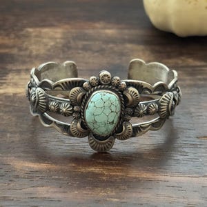 Navajo Gilbert Tomヘヴィゲージ バングル　ナンバー8 Navajo Gilbert Tomヘヴィゲージ バングル ナンバー8 Navajo Gilbert