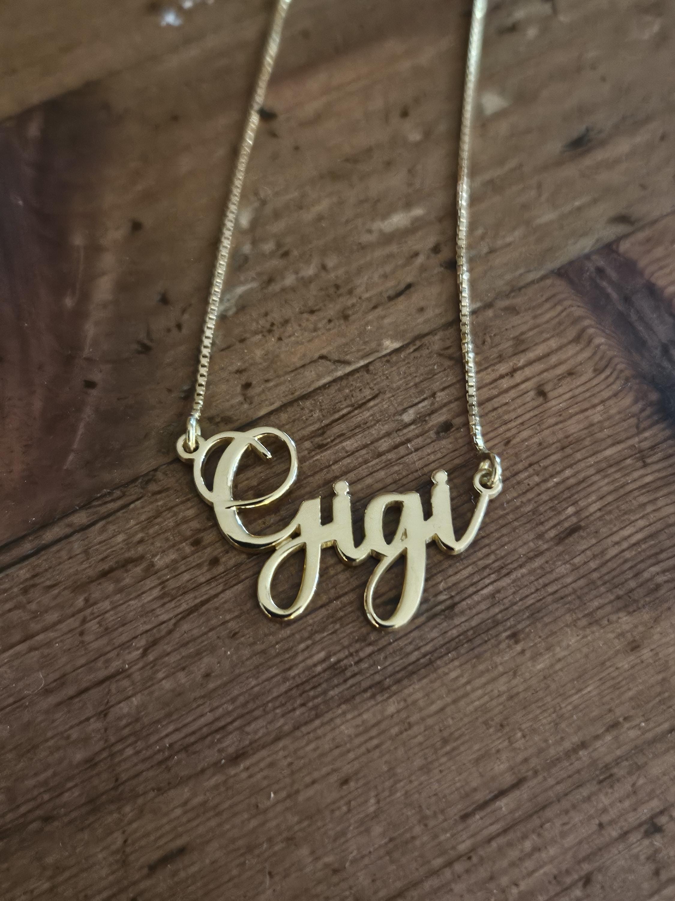 Necklace That Says Gigi - Etsy