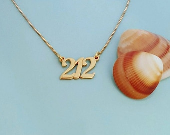 Naszyjnik z numerem z litego złota 14k: spersonalizowany wisiorek z kodem kierunkowym