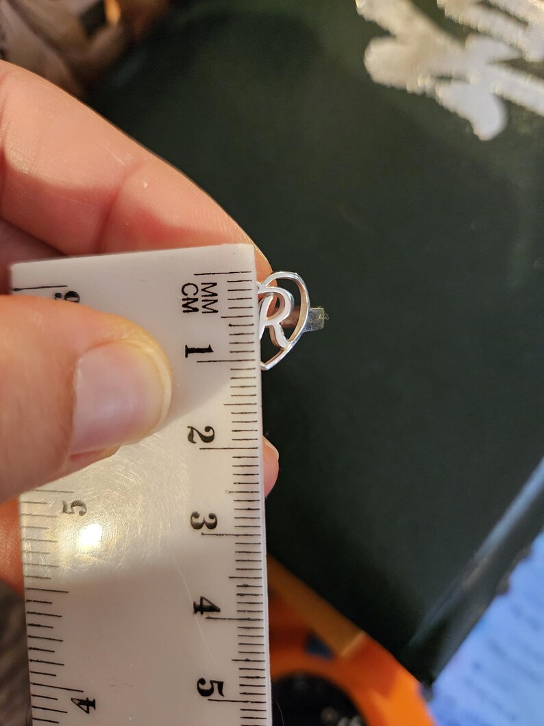 Anillo con una letra en el corazón - Etsy España