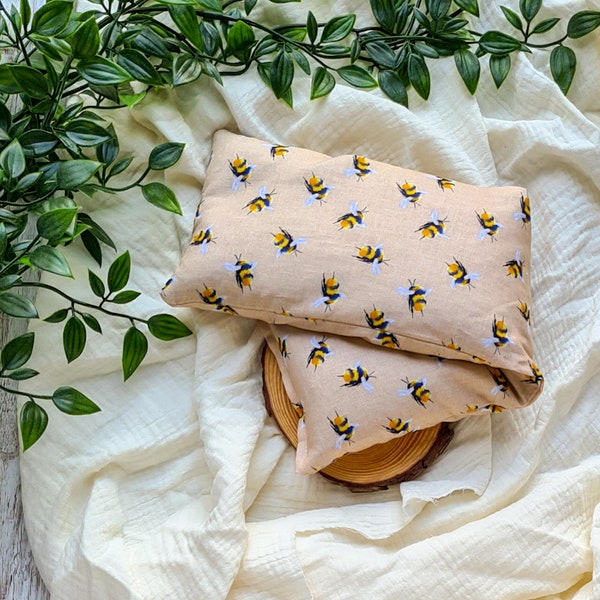 Sac de blé naturel beige crème fait main avec abeille, coussin chauffant pour les yeux, sucette frontale. Non parfumé ou lavande. Thermothérapie contre la douleur chronique