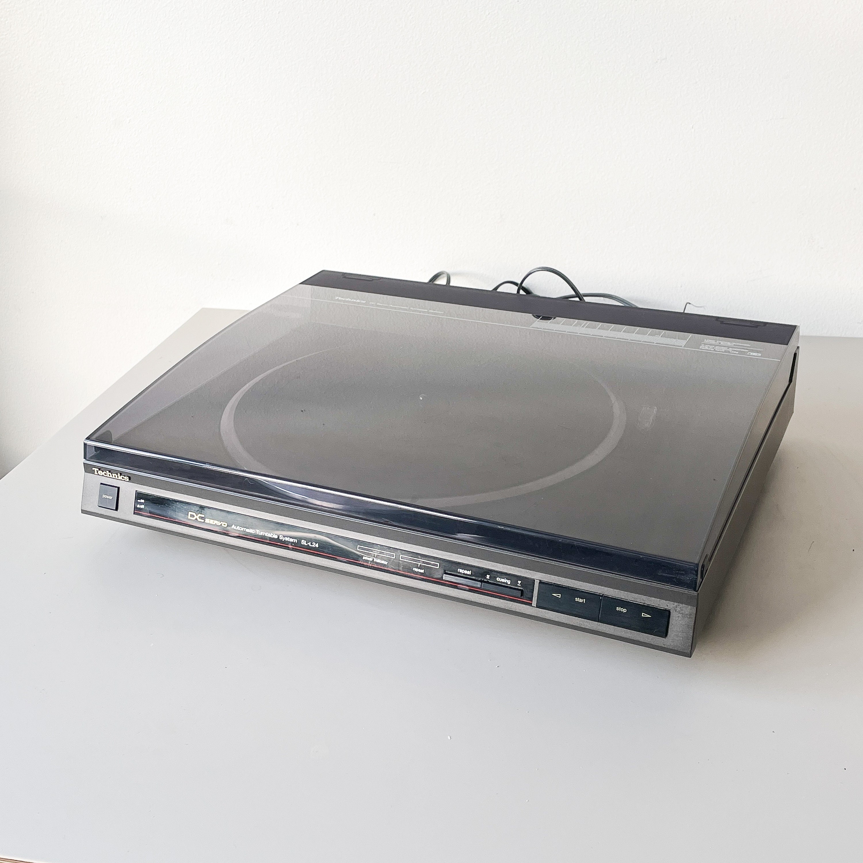 1980s Technics SL-L24 Linear Fully-automatic Turntable Record