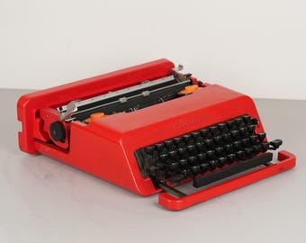 タイプライター オリベッティ バレンタイン、1970s　スペイン製　動作品 象徴的な1970年製オリベッティ バレンタインSタイプライター - Etsy 日本