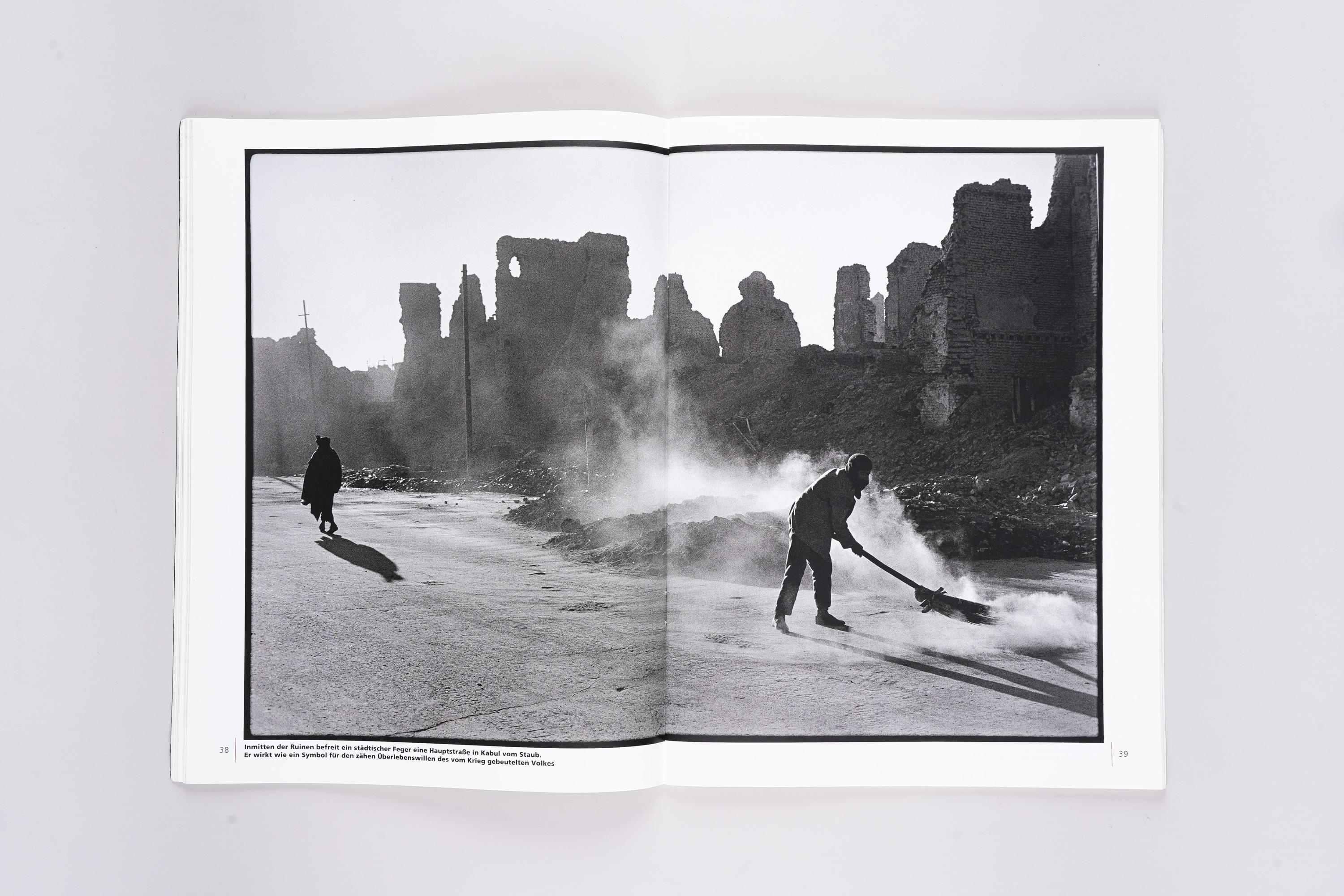 Portfolio by James Nachtwey Rare 1999 Edition - Etsy