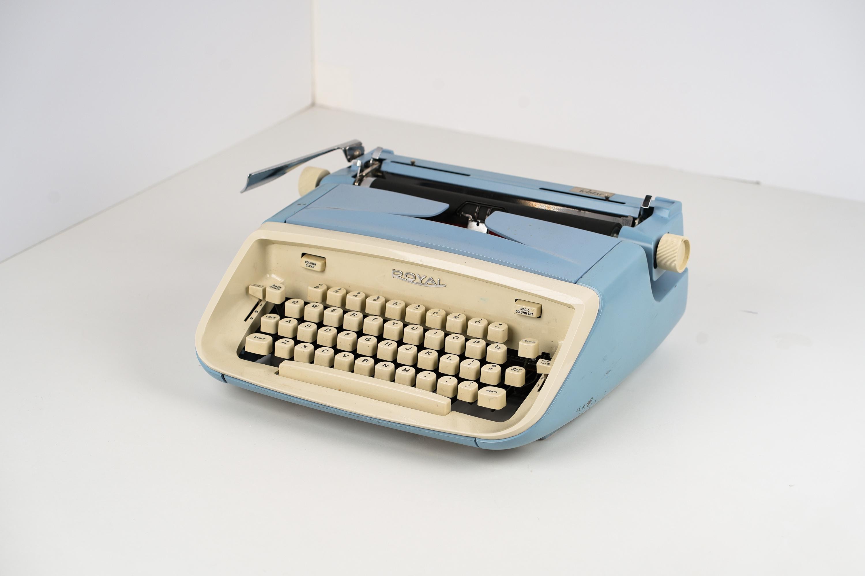 Royal portable typewriter 1960s - Etsy 日本