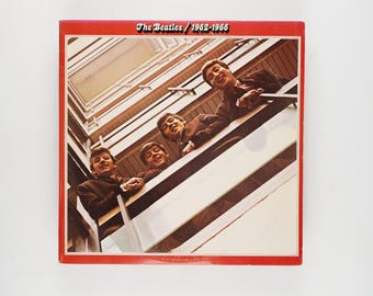 ザ・ビ一トルズLP『1962年〜1966年』レッドカラ一レコード ビートルズ 赤盤（1962年〜1966年） - メルカリ