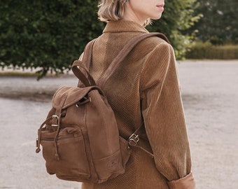 Small Retro Ladies Handbag Backpack 511, Buffalo Leather, Brown