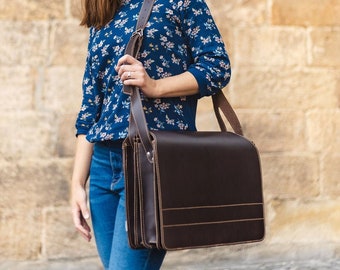 Very Large Briefcase / Teacher's Bag for Women and Men, Size XL, Leather, 675 Brown