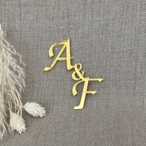 Cake Charm mit 2 Initialen, Buchstaben zur Hochzeit, Produktion und Versand aus Deutschland