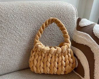 Chunky knit purse - Orange/brown