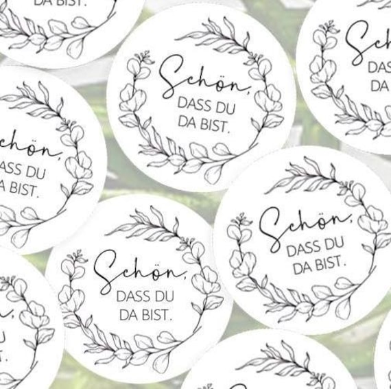 96 Stück Aufkleber „Schön Dass Du Da Bist“ Mit Eukalyptus-Muster – Selbstklebend, 5x1,8 Cm, Für Gastgeschenke Hochzeit Taufe (Gold & Grün)