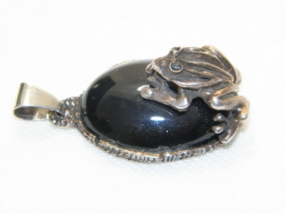 18.8 Gram Sterling Silver Black Onyx Frog Pendant… - image 1