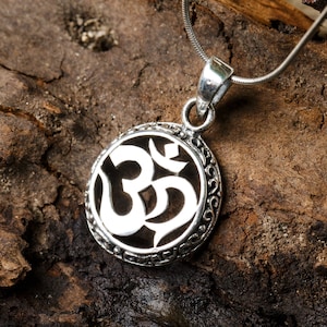 SUVANI Sterling Silver 21 Mm Celtic Aum Om Ohm Sanskrit Symbol Yoga ...