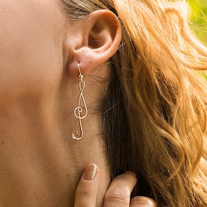 SUVANI sterlingzilver G-sleutel G-sleutel muzieknoot Muziekliefhebber Curvy Design Dangle Hook Oorbellen 2,2"