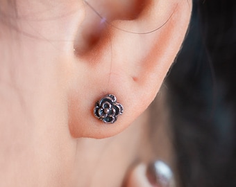 SUVANI Oxidized Sterling Silver Tiny Rose Flower Detailed Post Stud Earrings 6 mm