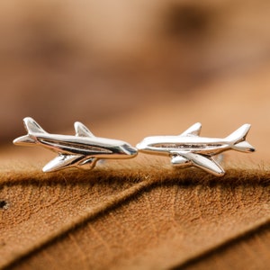 SUVANI 925 Sterling Silver Tiny Little Aeroplane Airplane Jet Plane Unisex Post Stud Earrings 7 mm