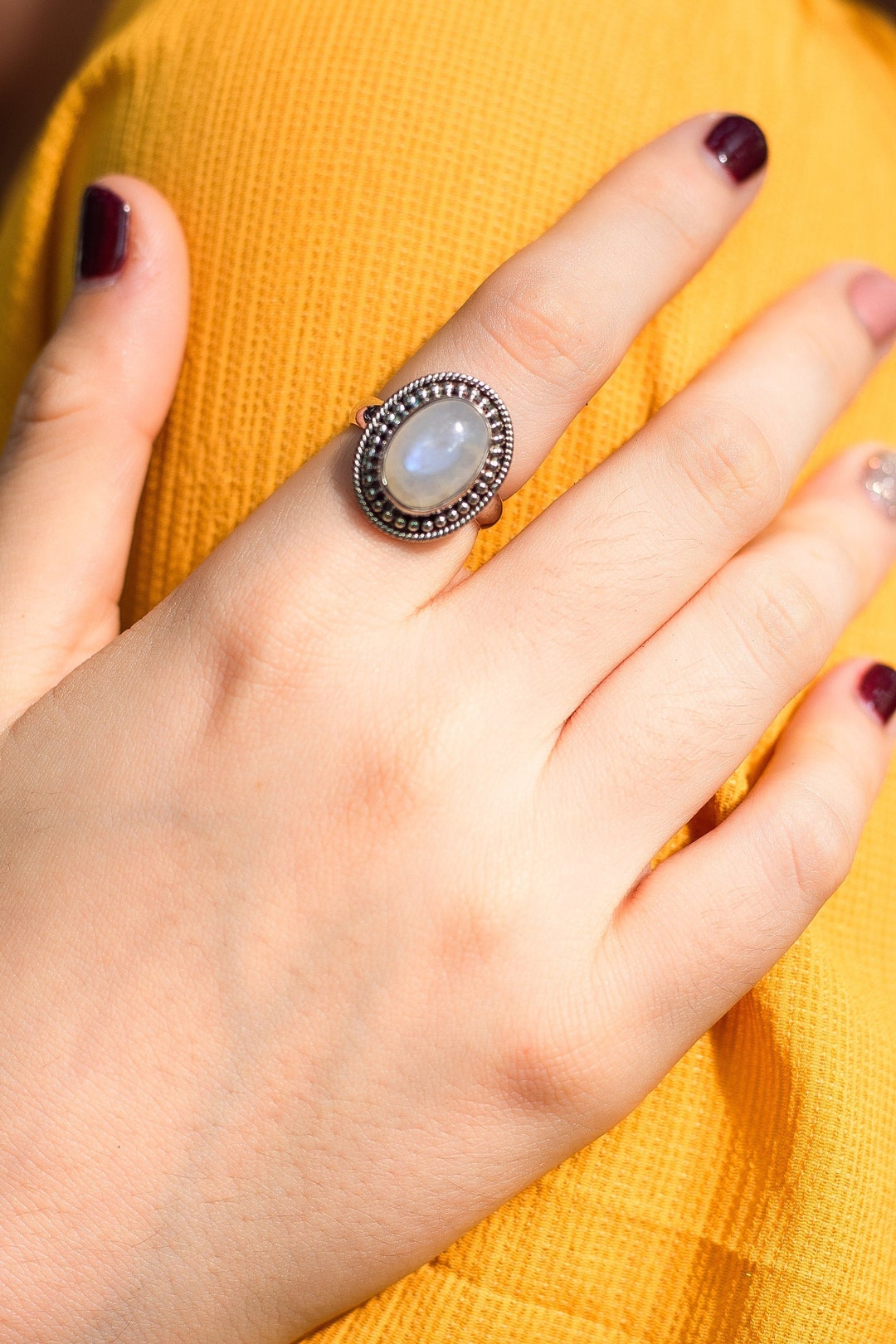 SUVANI Sterling Silver Labradorite Ring - Oval Gemstone, Rope Edge Band, Size 6-9, Gift Box