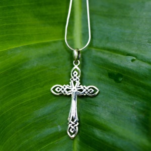 SUVANI Sterling Silver Celtic Antique Cross Pendant Necklace, 18&quot; Chain