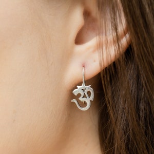 SUVANI 925 Sterling Silver Yoga, Aum, Om, Ohm Sanskrit Dangle Hook Earrings