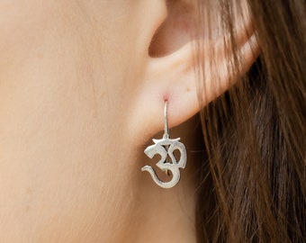 SUVANI 925 Sterling Silver Yoga, Aum, Om, Ohm Sanskrit Dangle Hook Earrings