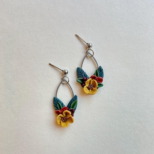 Tiny Floral Earrings, Fall Flowers, Gift, Floral Bouquet, Dainty Jewelry, Minimalist Women Earrings, Everyday Earrings, Polymer-clay