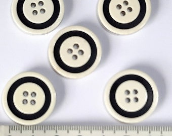 Vintage 4-hole button white-black 22 mm