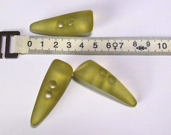 Toggle button horn shape 48 mm khaki