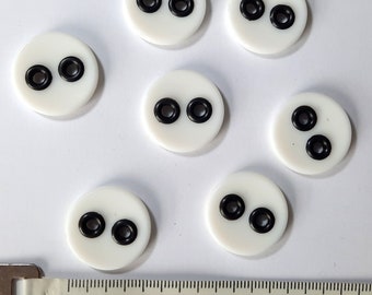 Vintage 2-hole button white-black 22 mm