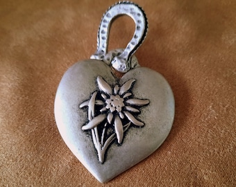 Trachten pendant heart with edelweiss