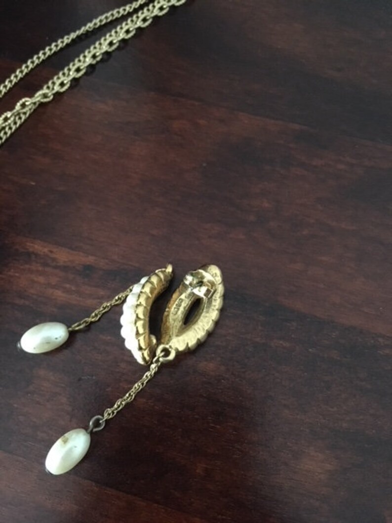 Vintage Avon Flapper Style Draping Pearl Necklace and Drop Earrings