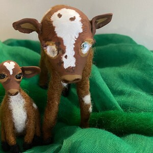 Brown and white mama and baby cow,cows,6 inch cow with 2 1/2 inch baby cow, miniature cows, barn yard cows