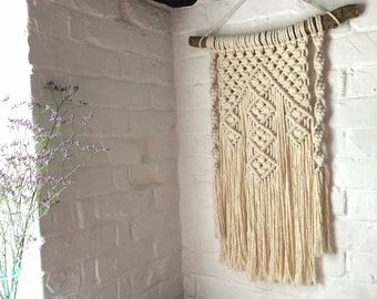 Colgante de pared de macramé. Mural. Colgante de pared Boho.