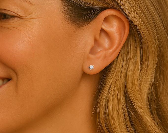 Dainty Star Silver Stud Earrings - Genuine 925 Sterling Silver Star Studs - Elegant Simple Plain Minimalist Design for Everyday Wear 0380