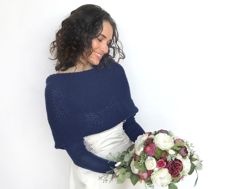 Pull de mariée bleu foncé, veste de mariage convertible, haussement d'épaules de mariage, camouflage bleu, boléro de mariage, écharpe tricotée bleu marine avec bras image 2