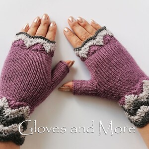 Fingerless gloves, Knitted and Crocheted Gloves, Fingerless Hand Warmers, Wrist Warmers, Mauve Gloves, Christmas gift, Gift for Woman imagem 3