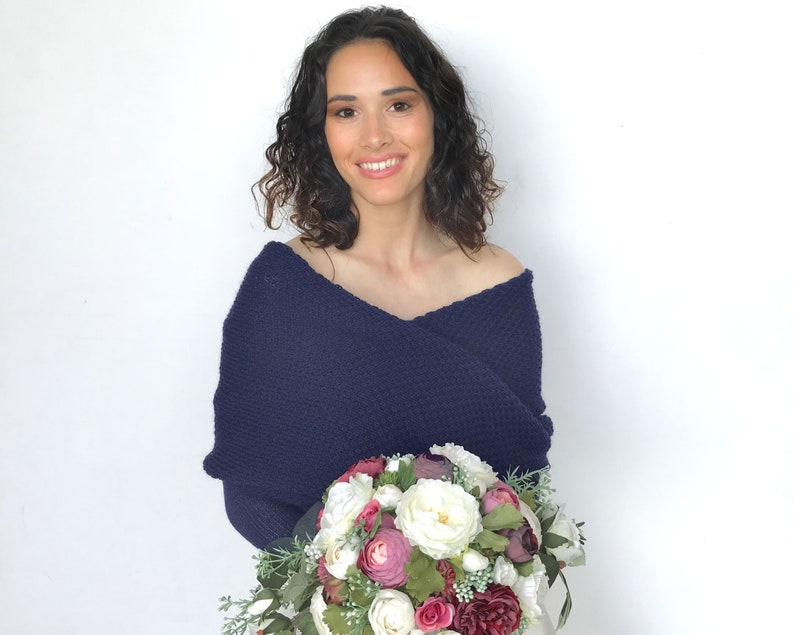 Pull de mariée bleu foncé, veste de mariage convertible, haussement d'épaules de mariage, camouflage bleu, boléro de mariage, écharpe tricotée bleu marine avec bras image 5