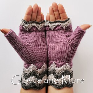 Fingerless gloves, Knitted and Crocheted Gloves, Fingerless Hand Warmers, Wrist Warmers, Mauve Gloves, Christmas gift, Gift for Woman imagem 4