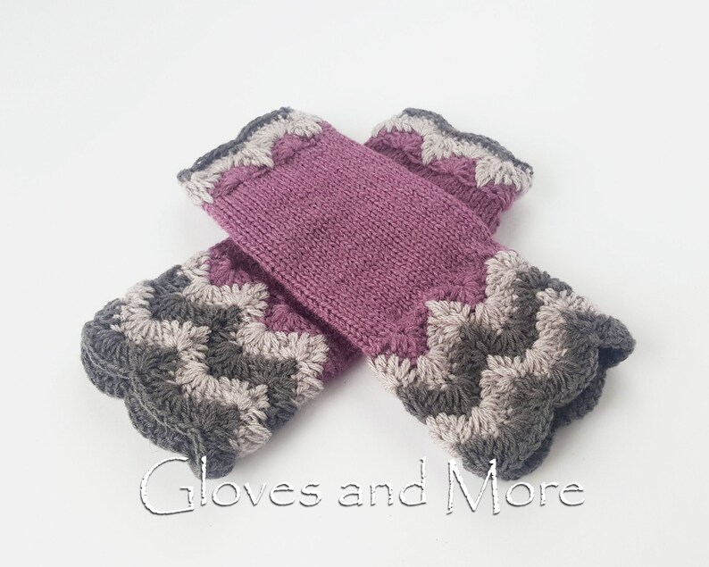 Fingerless gloves, Knitted and Crocheted Gloves, Fingerless Hand Warmers, Wrist Warmers, Mauve Gloves, Christmas gift, Gift for Woman imagem 5