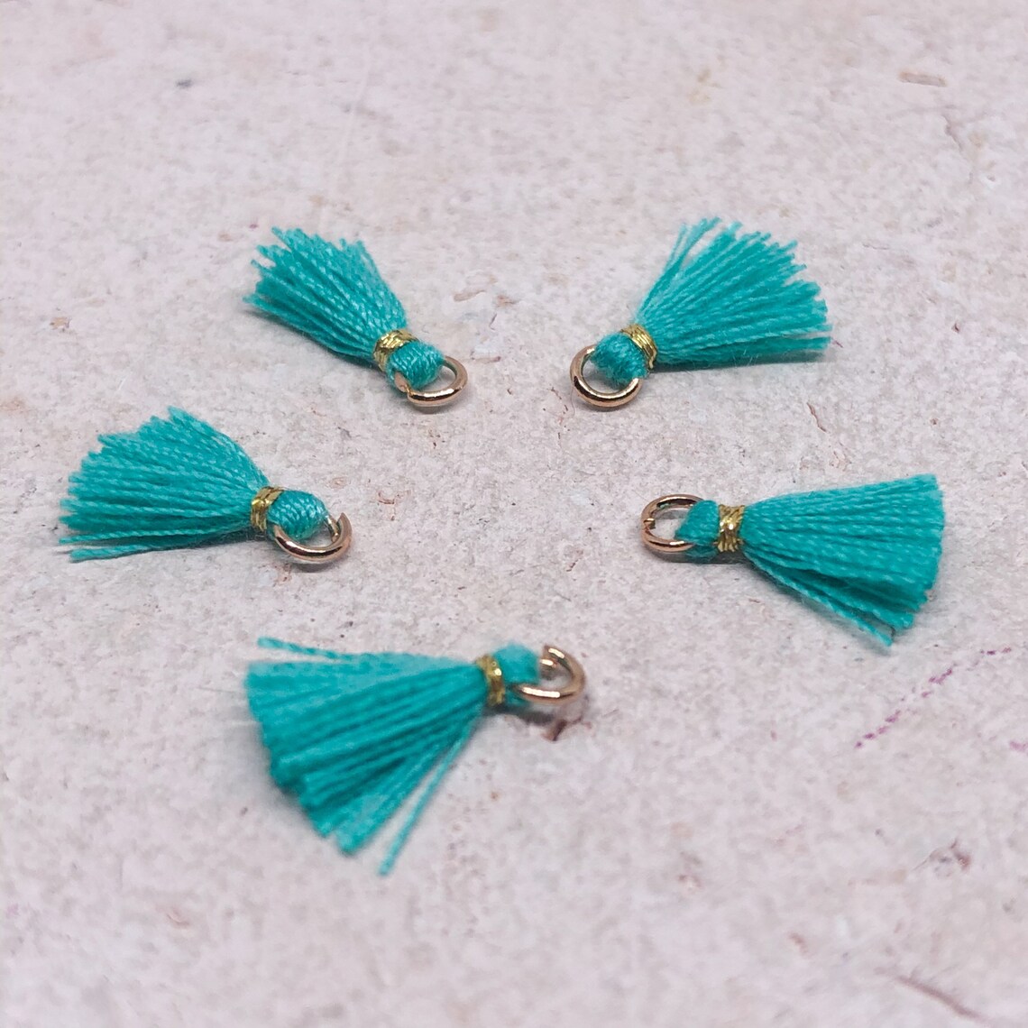 20 Stück Mini Quasten 2cm - Bastel-Quasten In Rot Für Schmuck, Lesezeichen & DIY Projekte