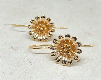 Ohrhaken mit Blume aus vergoldetem Messing, Messing Creolen, 2 Paar Ohrhaken Rohlinge, Ohrhaken mit Öse