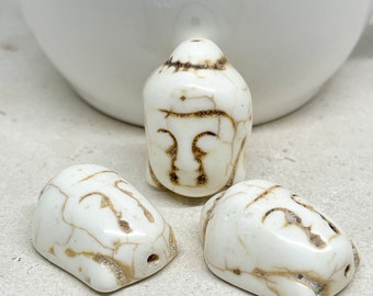 3 St. Buddha Kopf Perlen, Buddha Kopf Creme, Buddhakopf Perle aus syn. Howlith
