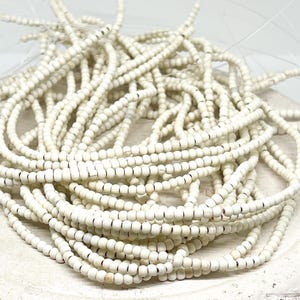 100 Howliet kralen 4 mm, edelsteen kralen